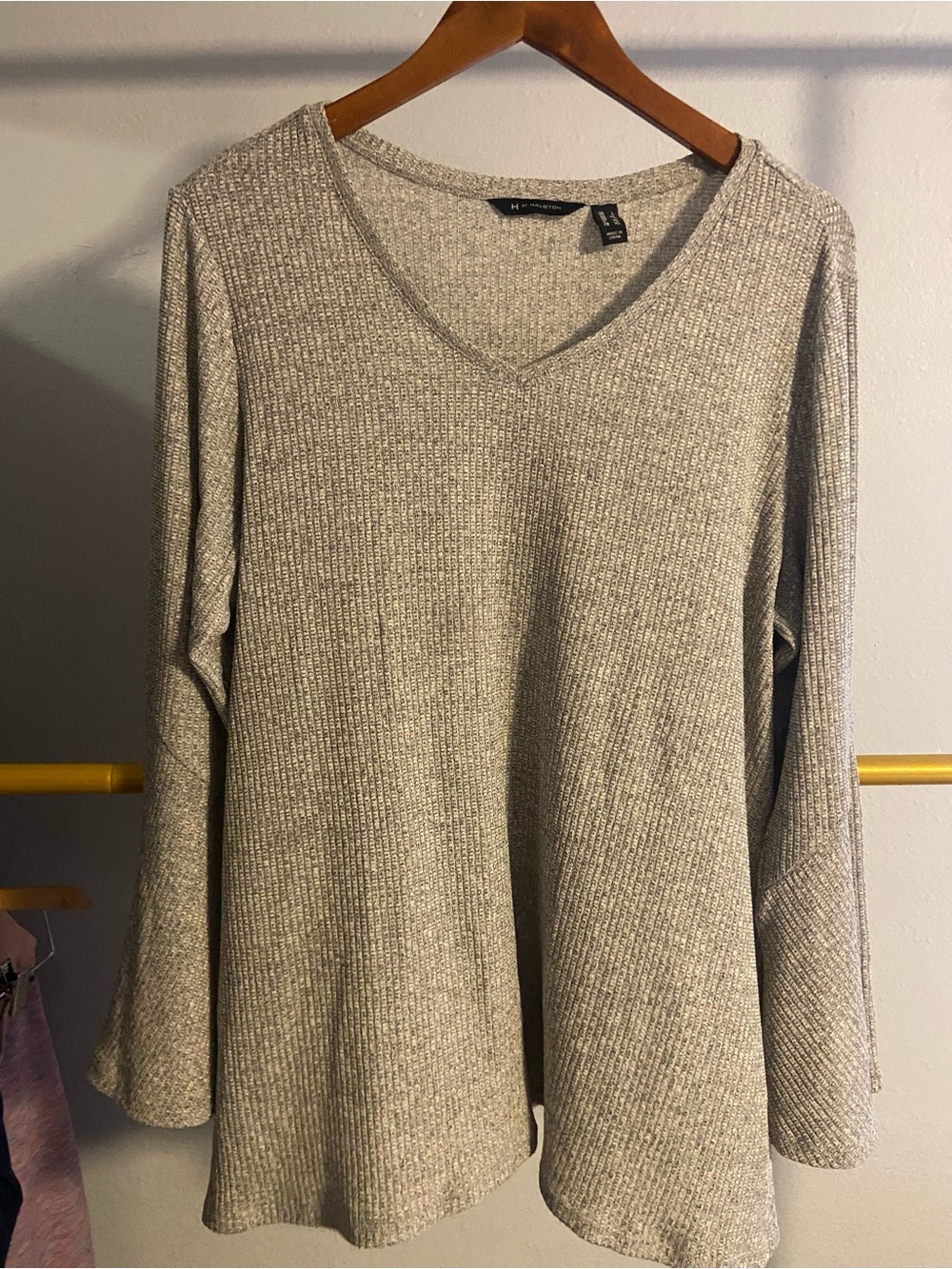 H by Halston Light Heather Gray V-Neck Ribbed Long Sleeve Top
